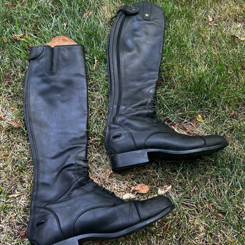 Ariat Tall equestrian Riding Boots size 8